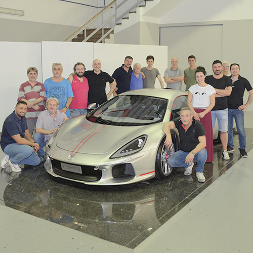 ATS-GT-1200x800-team